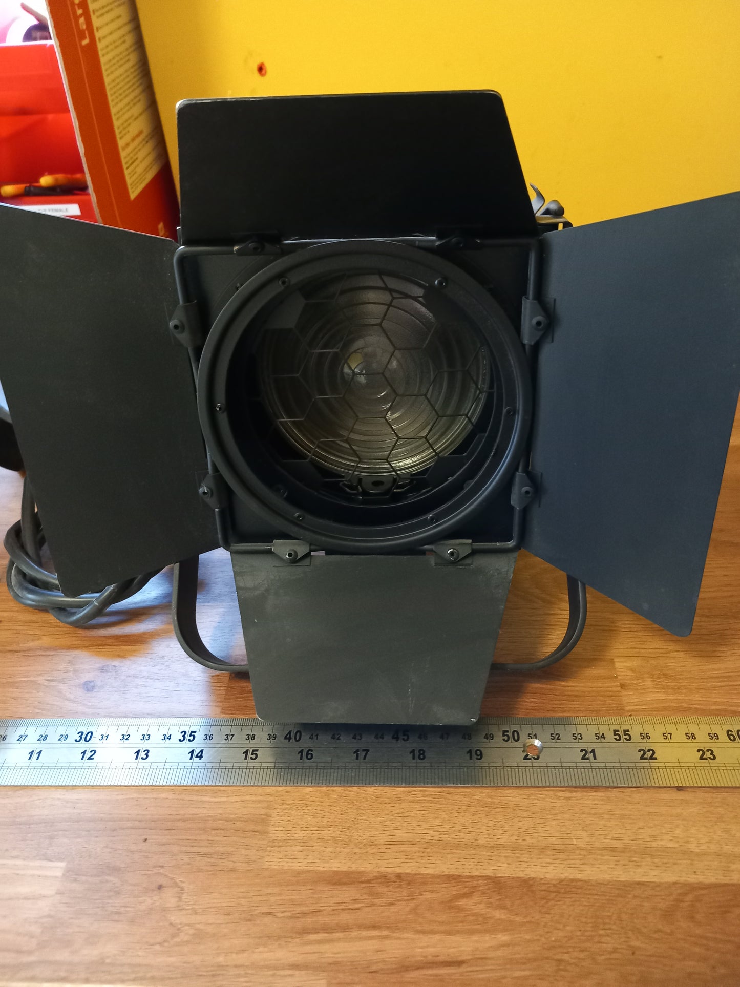 USED Strand Quartet F 650w Fresnel